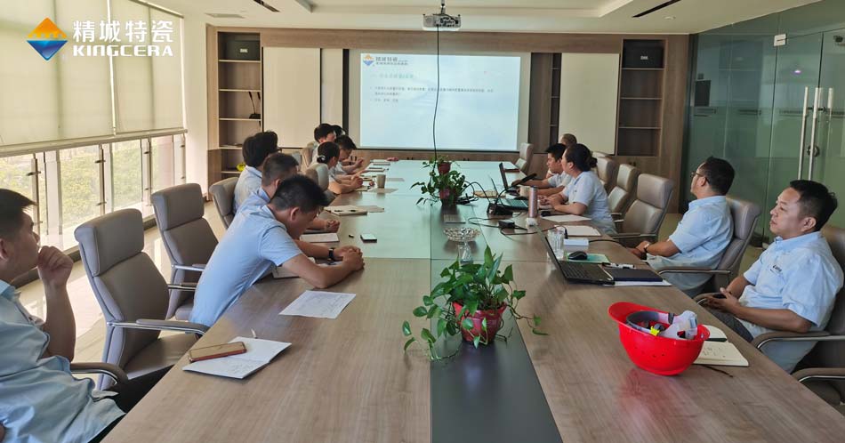 强化专业手艺，，，，，，，，提高效劳水平  营销部开展营业手艺培训