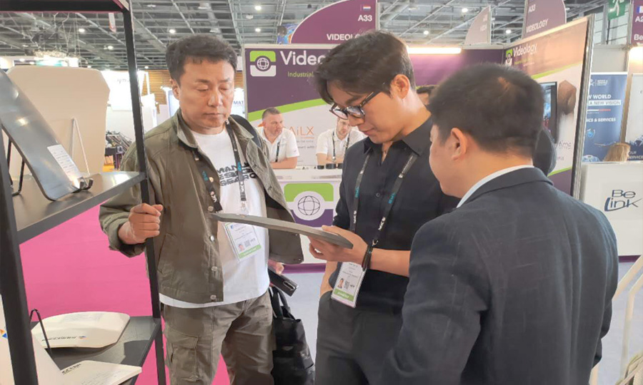 湖南1xBET携最新防弹产品亮相法国欧洲国际防务展